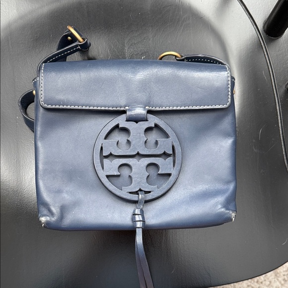 Tory Burch Handbags - Tory Burch Navy Leather Logo Crossbody